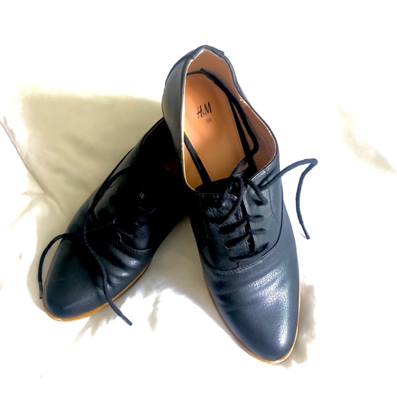 Pointed toe oxfords from H&M